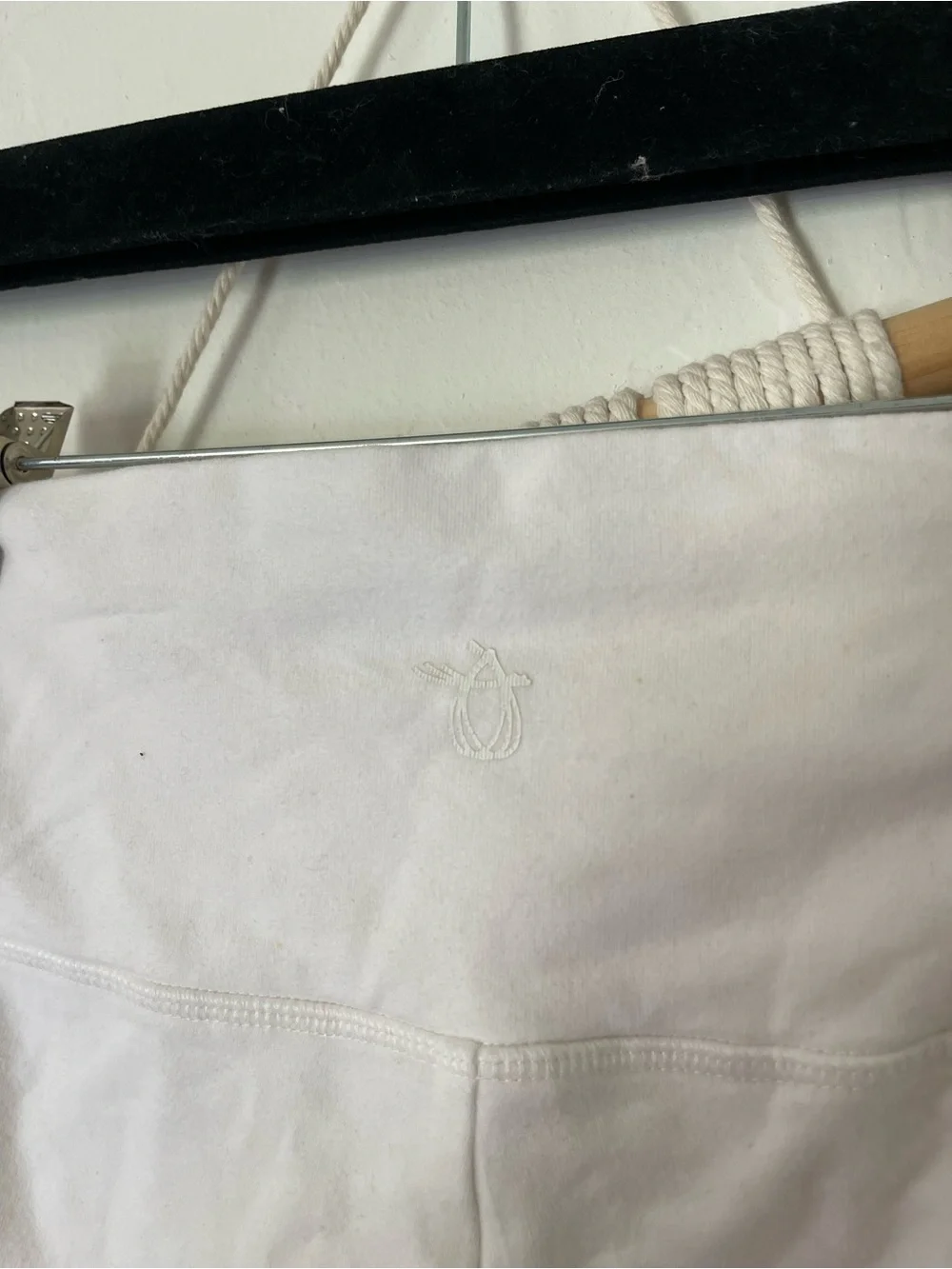 Aritzia TNA white bike shorts - Picture 4 of 6